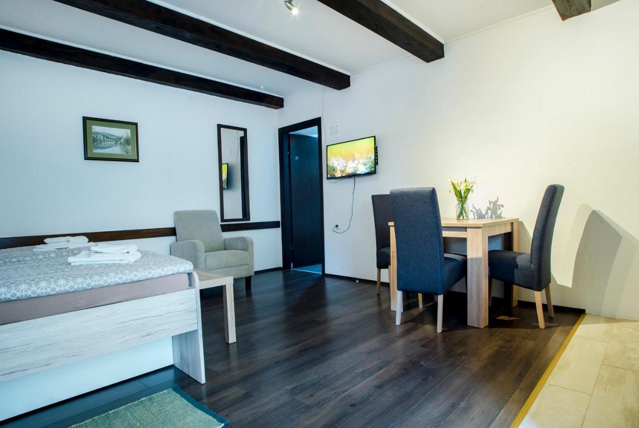 Ferienwohnung Pego Slunj Exterior foto