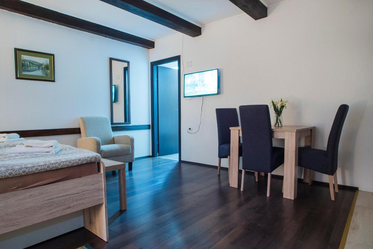 Ferienwohnung Pego Slunj Exterior foto